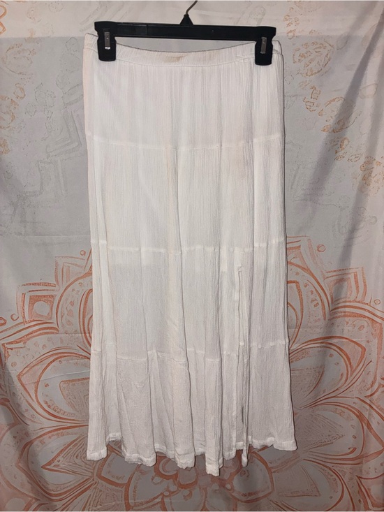 Blashe Dresses & Skirts - Blashe Classic White Tiered Midi w/ Slit Skirt